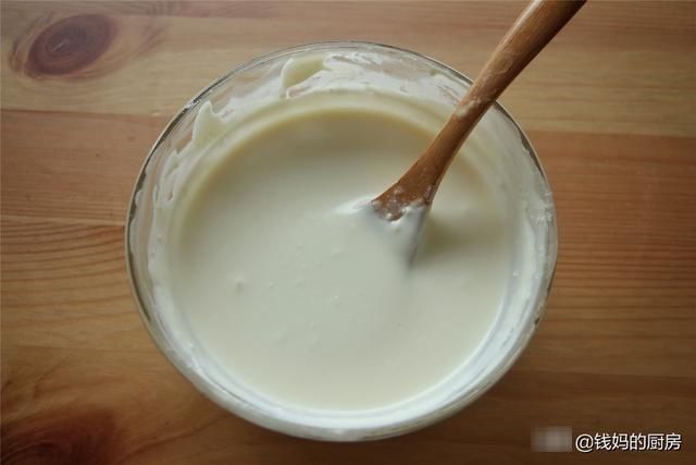  面包店|面包店每天售罄的蘑菇包，酥脆松软、2个管饱，自己做也简单