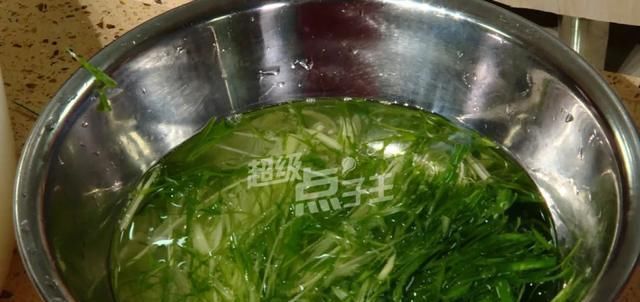 才能|清蒸鱼怎么做才能鲜嫩无腥味?不抹盐、不揭盖、不用碟子蒸!