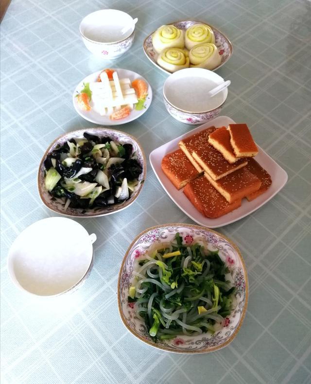 饭菜|晚餐这样吃,蔬菜粗粮多,味道好,网友说你家的饭菜很值得学习