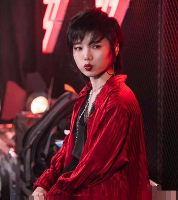  复活的排名|许飞卡位？一分钟近千票被骂刷票结果复活失败，这是白被骂了？