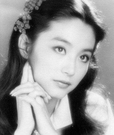 混血|林青霞继女罕见曝光,素颜出镜穿着朴素,一脸“混血风”!