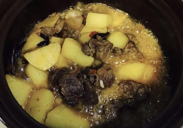  即化|原来炖出入口即化的牛肉如此简单, 只需简单3步, 3种材料就搞定