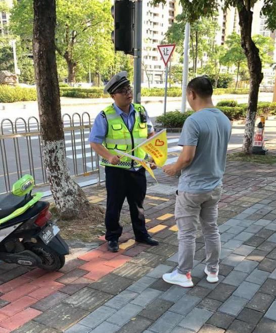 遵守交通|【创文进行时】为文明护航，他们一直在“路上”！