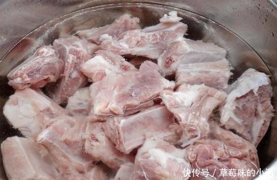 难怪|炖排骨,先放盐还是后放盐?好多人弄错了,难怪排骨不香,还很柴