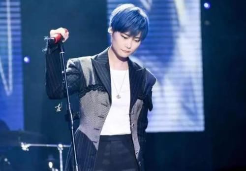  位导师|《中国好声音》导师官宣“戛然而止”，李宇春要被临时替换？