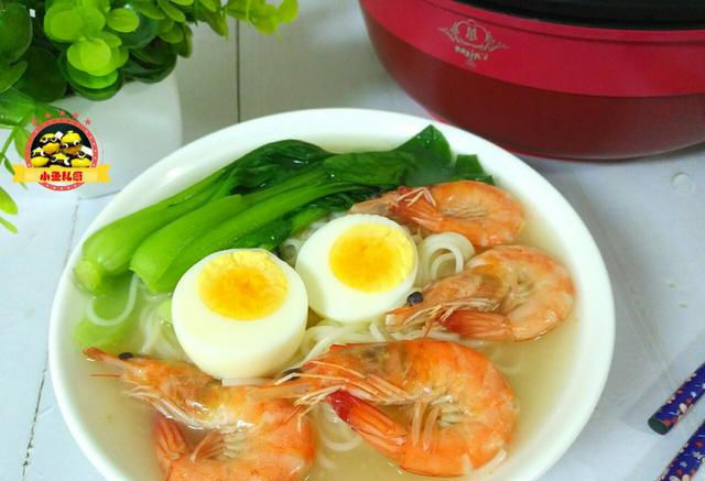  悄悄的|三伏天晚餐这样吃，既能填饱肚子，又不会长胖，体重悄悄的就轻了