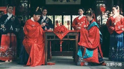 新娘|小偷在新娘床底下趴了三天，太饿了