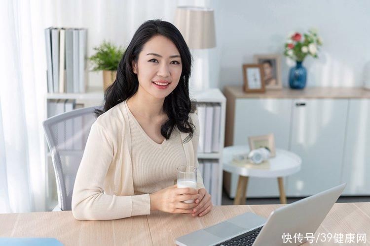 排卵期的症状和注意事项(处于排卵期的女生更“香”？提醒：进入排卵期，身体会有4个变化)