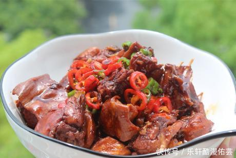 块钱|兔肉23块钱一斤,教你红烧做法,3个步骤去除土腥味,鲜嫩多汁