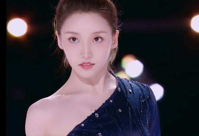 离开|离开美颜滤镜判若两人新一期节目里鹿晗显年纪,女练习生现原形