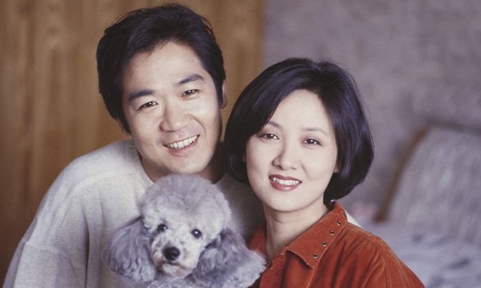  做饭|邓婕做饭，张国立洗碗：美满的婚姻，从来都不是单方面付出