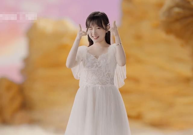  感觉|《中餐厅》嘉宾宣传，赵丽颖李浩菲同穿白裙子，感觉却完全不一样