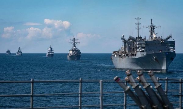 霍尔木兹海|美舰突然现身海峡入口，眼前一幕令白宫忌惮