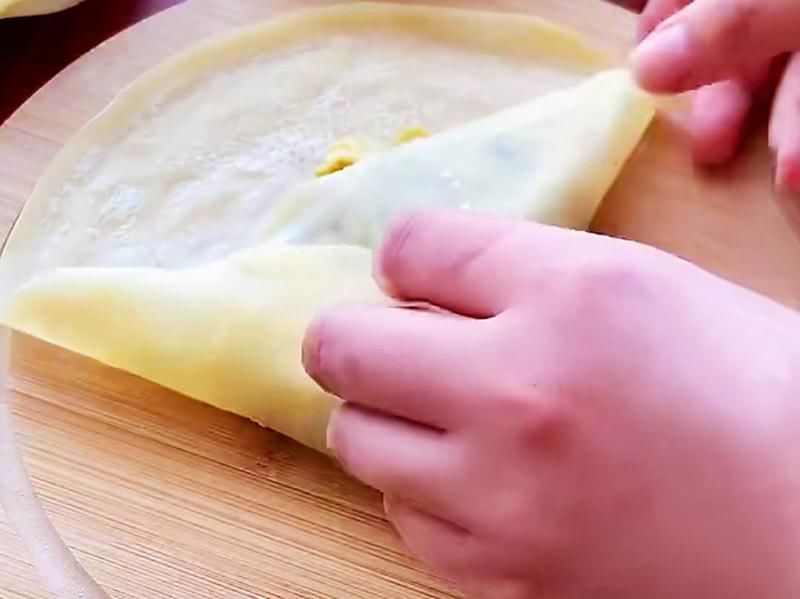  韭菜|不用揉面和醒面，照样可以做出金黄酥脆，皮薄馅大的韭菜盒子