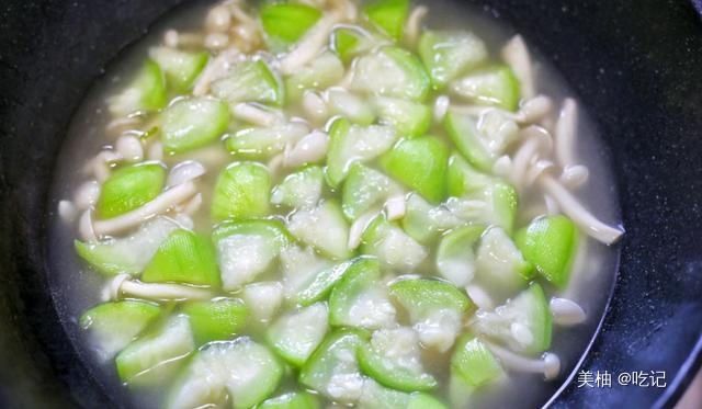  丝瓜|三伏天，吃肉吃鱼都不如喝这汤，高蛋白低脂肪又美味，鲜香开胃