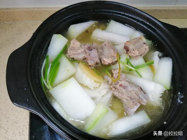  炖排骨|炖排骨汤，掌握3个关键的去腥步骤，炖出的汤水香气扑鼻