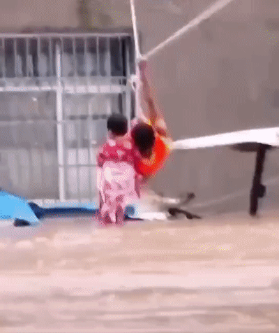 官兵|【青分享】多支部队的7000余名官兵正在第一线参加抗洪抢险任务