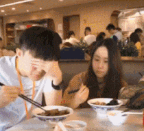 生活|搞笑GIF动图:妹子们也是拼啦!这给力的生活