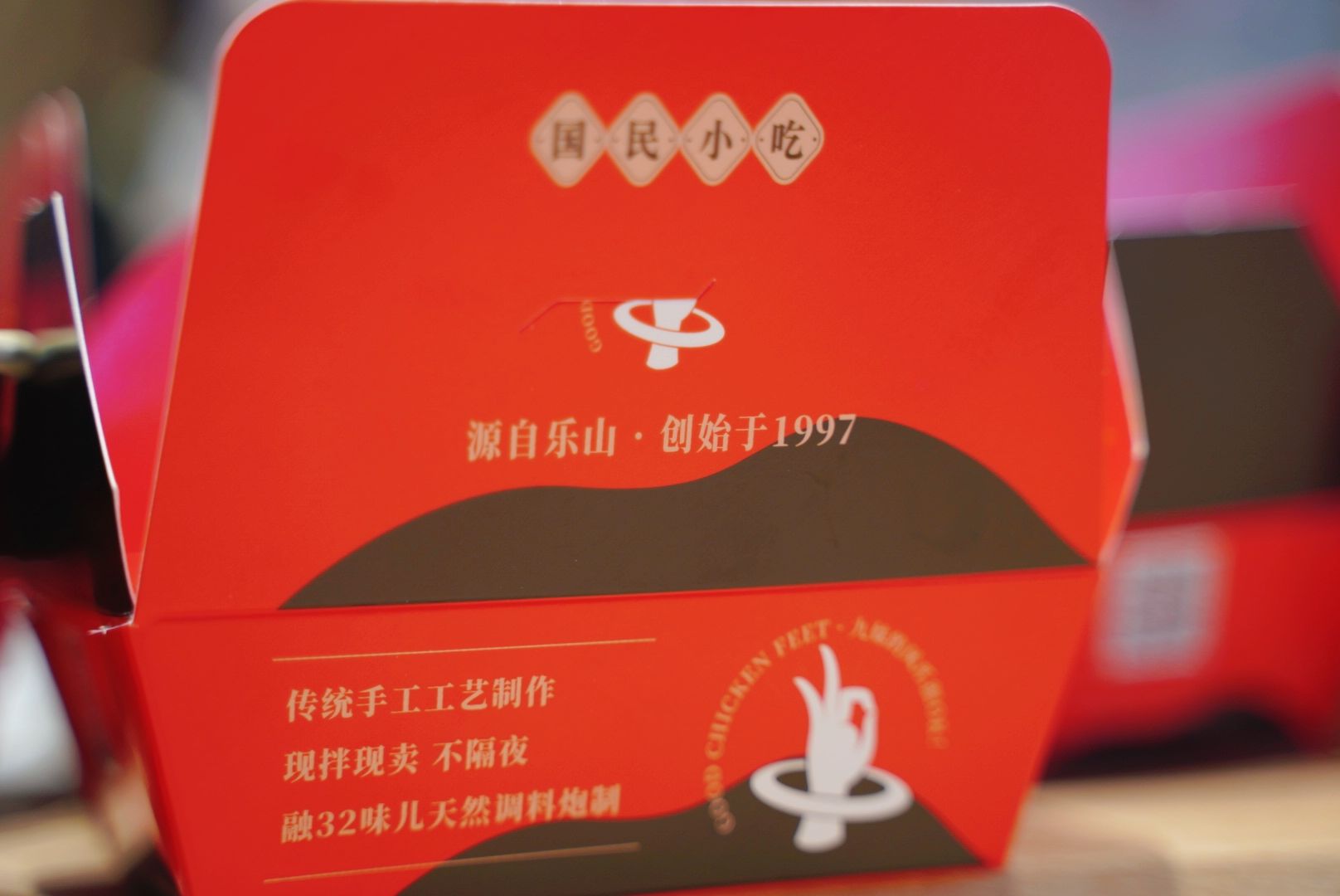 商场里|美食打卡攻略!每一个美食聚集地,都种满了成都人