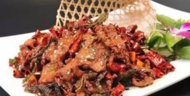  平鱼|精选美食：剁椒肉末炒青豆，金蒜平鱼，茶香牛肉，炝炒蕨菜的做法