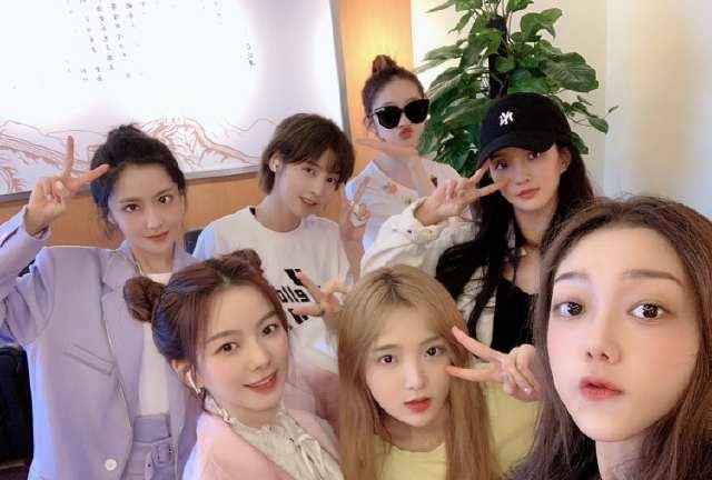  硬糖少女303|希林娜依·高：和海外优秀女团比，国内没有及格的女团