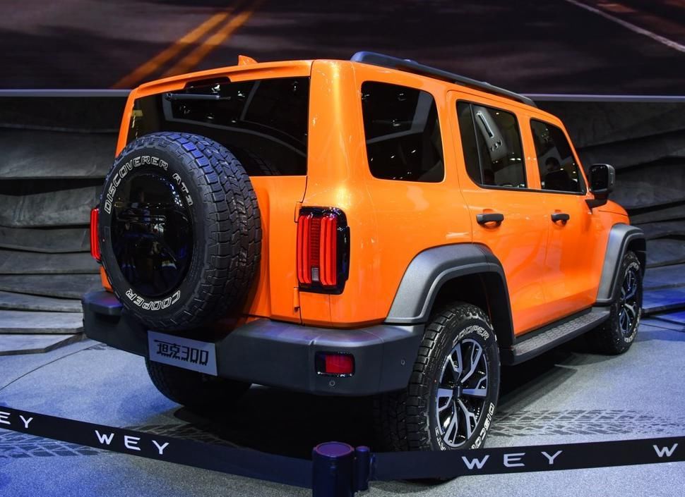  越野|魏建军拿出“越野战神”！配奔驰内饰，四驱+非承载，2.0T爆245马力