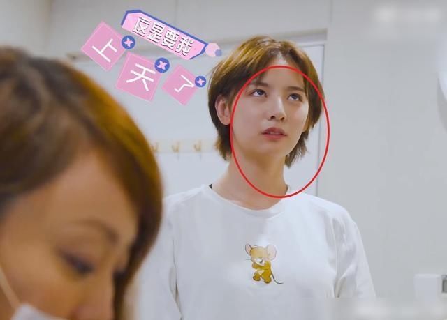  张艺凡|硬糖少女303声乐测评，郑乃馨被夸，刘些宁全能，张艺凡偏科了