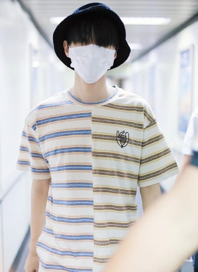  合体|王俊凯回归《中餐厅》，将与杨超越合体录节目，被踩鞋子反应可爱