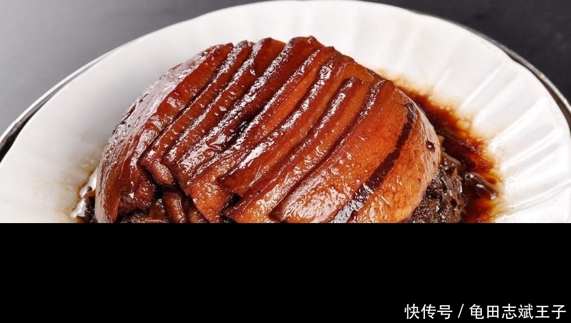 入到锅中|蒸扣肉时,焯水的肉直接炸就错了!牢记3点,肉软烂入味,真香