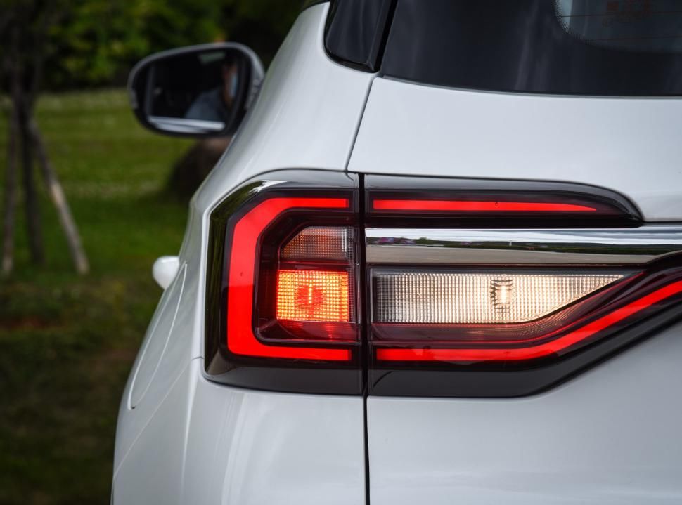  百姓|国产全新“百姓王”，比吉利博越漂亮，配贯穿尾灯，5.89万就带国六