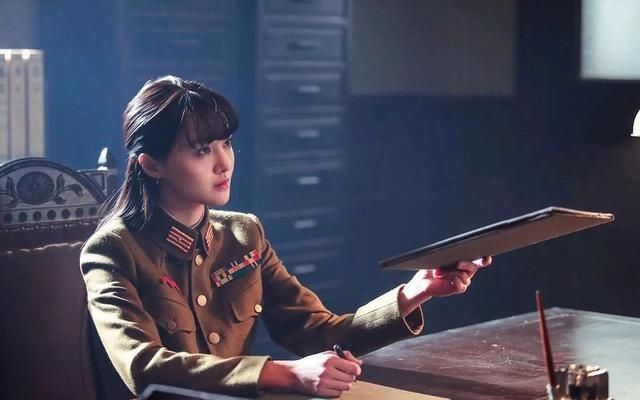 郑爽|郑爽频繁综艺营业的背后:是吃不了苦赚快钱?