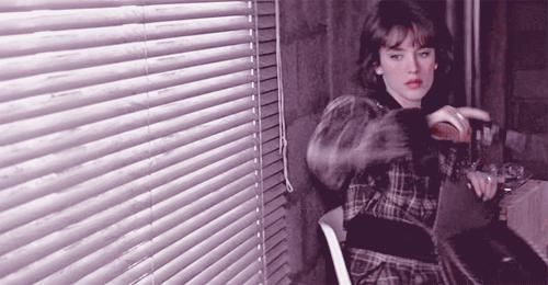 阿佳妮|她是世界最美女星，却沉迷玻尿酸搞僵脸，今65岁瘦身成功颜值回春