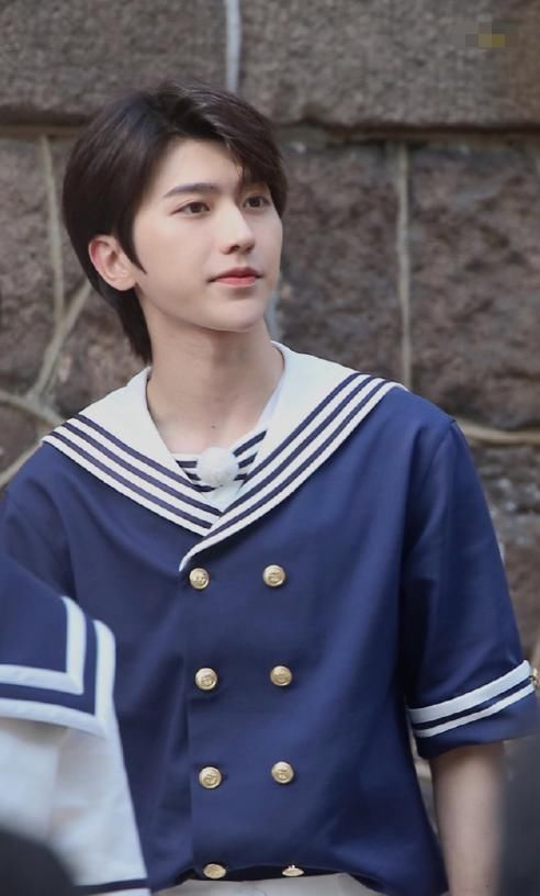  杀青|《奔跑吧》第八季正式杀青，蔡徐坤郭麒麟成新团宠，表现得到肯定