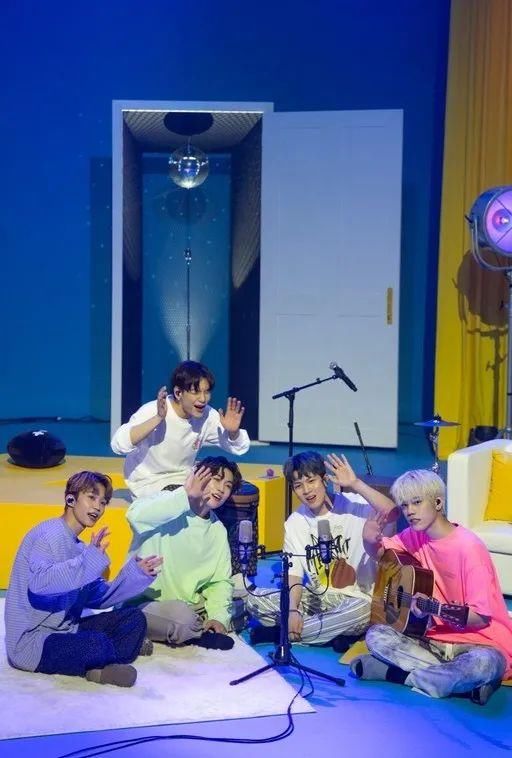 CON|Somi今日出击《人气歌谣》;N.Flying首次线上演唱会“NOOB CON”圆满举行