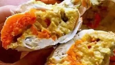 大叔|大叔挑扁担卖“绳子蟹”,10元一只,我买了5只,掰开后却后悔了