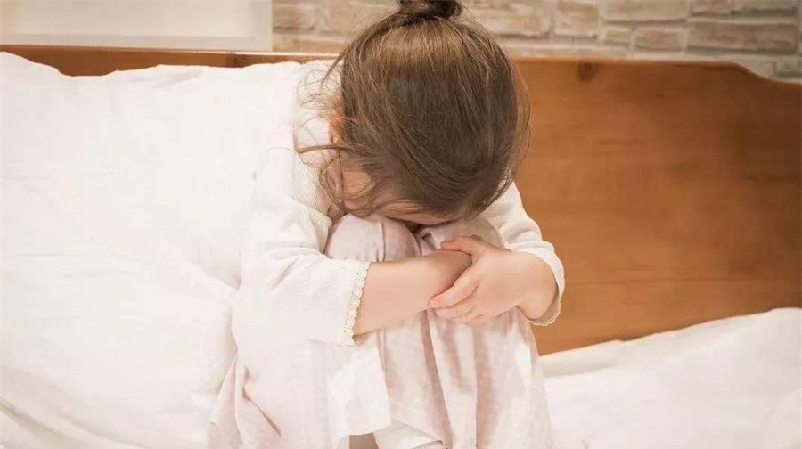  批评孩子|儿童抑郁不容小觑, 一旦发现孩子抑郁, 家长要反思有没有以下行为