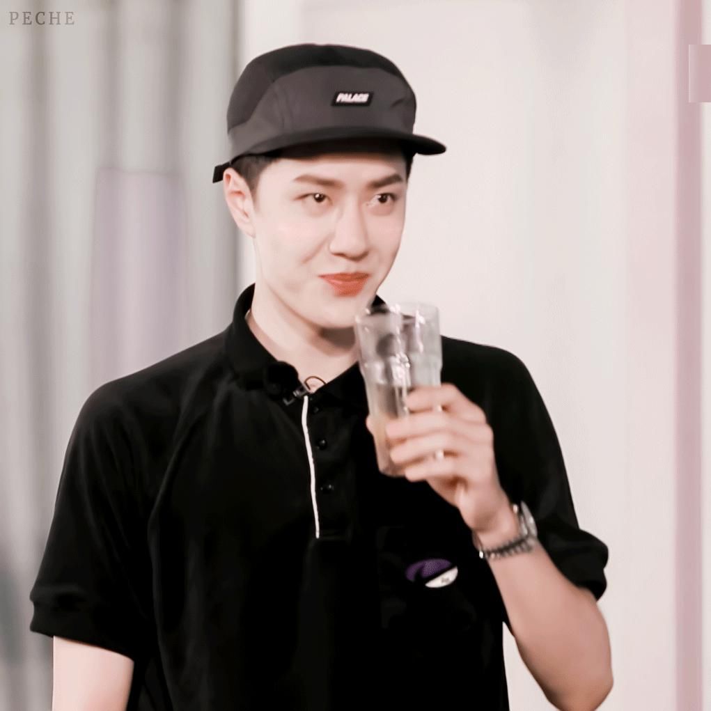  波折|《街舞3》王一博大秀几经波折，改哭编舞师，十年前对手发文力挺！