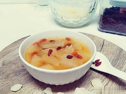 干咳|秋天这水果正当季，三天两头用它熬水喝，去燥火止干咳，贵也值得