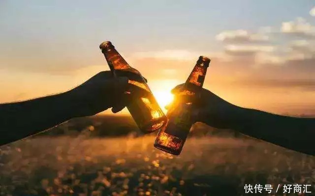 平等|90后女子：拒绝与外卖小哥同乘！司机霸气回应：乘客都是平等的！