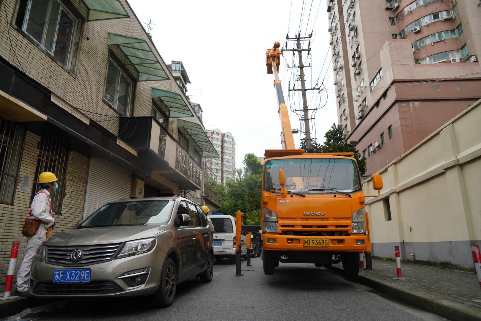 预警|顶住狂风暴雨考验！受台风影响线路已全部恢复供电