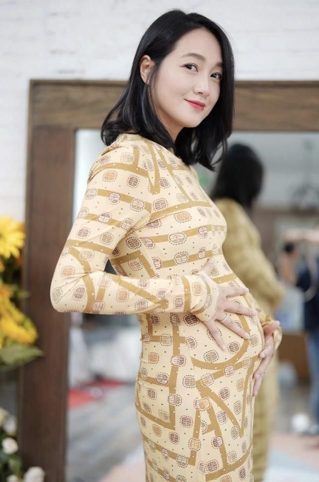  影响|朱丹晒自己二胎孕照，39岁高龄产妇怀孕没有影响，真是逆生长
