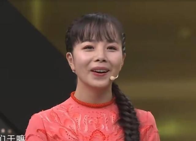  走红|51岁阿宝变黑了，留了羊角胡差点认不出，上《星光大道》走红12年