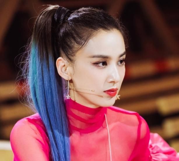  黄圣依的口|黄圣依终于跟宁静成队友，五公她却被淘汰，八个箱子白带了