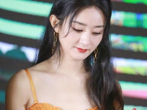  老干妈|《中餐厅》首播，赵丽颖频出金句，网友：期待“老干妈”赵老板