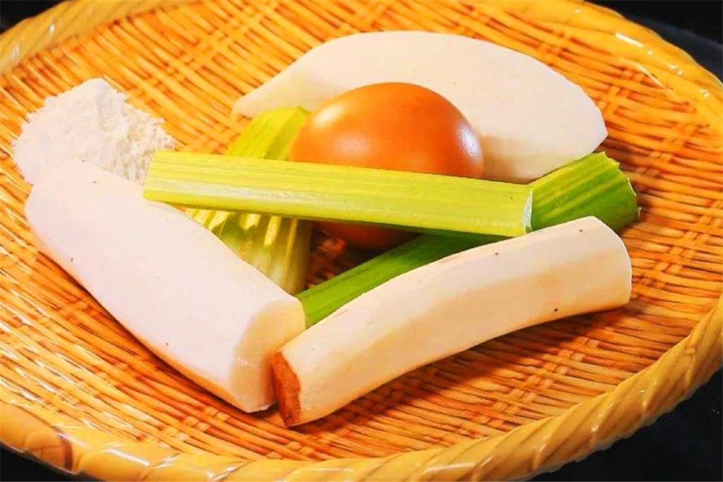  食用|十分钟做出香喷喷的早餐，食材仅是2个鸡蛋半个萝卜，你敢信？