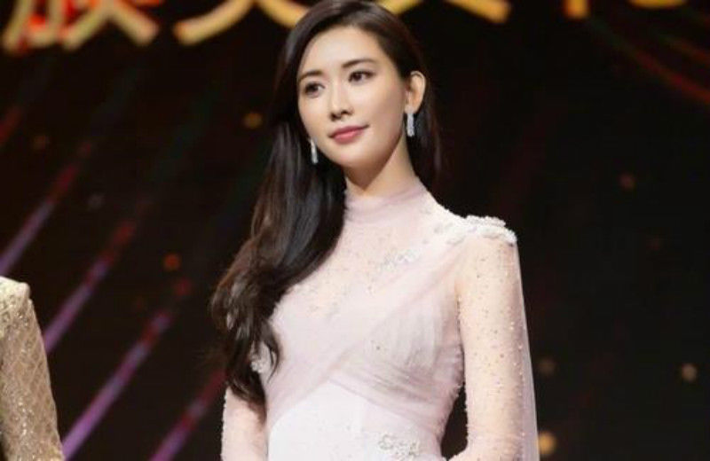  发生|曾经的女神发自拍，竟被网友吐槽，林志玲到底发生了什么