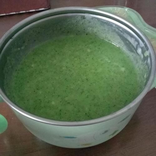  步骤|西兰花泥，西兰花含有大量钙铁钾锰锌，维生素等物质，营养丰富