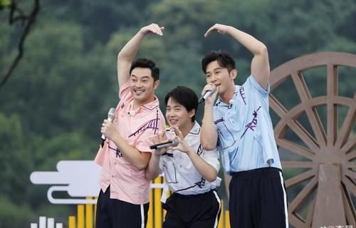  张艺兴|张艺兴，李晨，人与人果然有差距