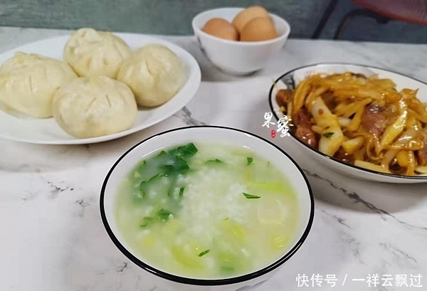 家人|一家三口的早餐,简单快捷,经典营养,家人连夸味美