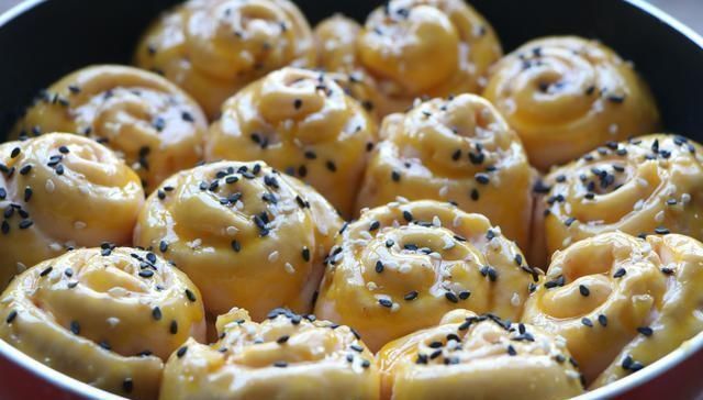  馒头|西红柿鸡蛋别炒着吃了，新吃法隔三差五就做，比馒头油条受欢迎